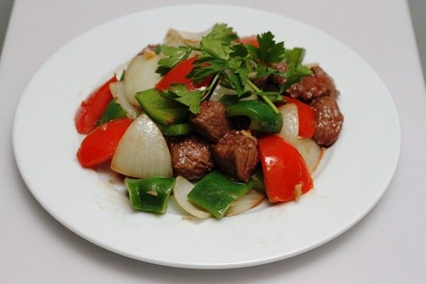 bò lúc lắc-đặt tiệc tiecgiadinh.com