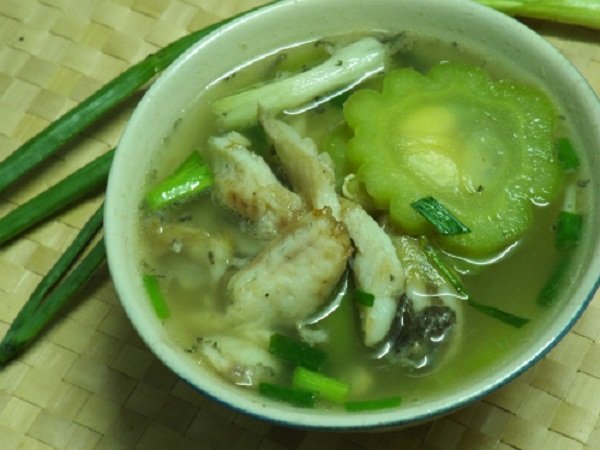 canh khổ qua cá rô